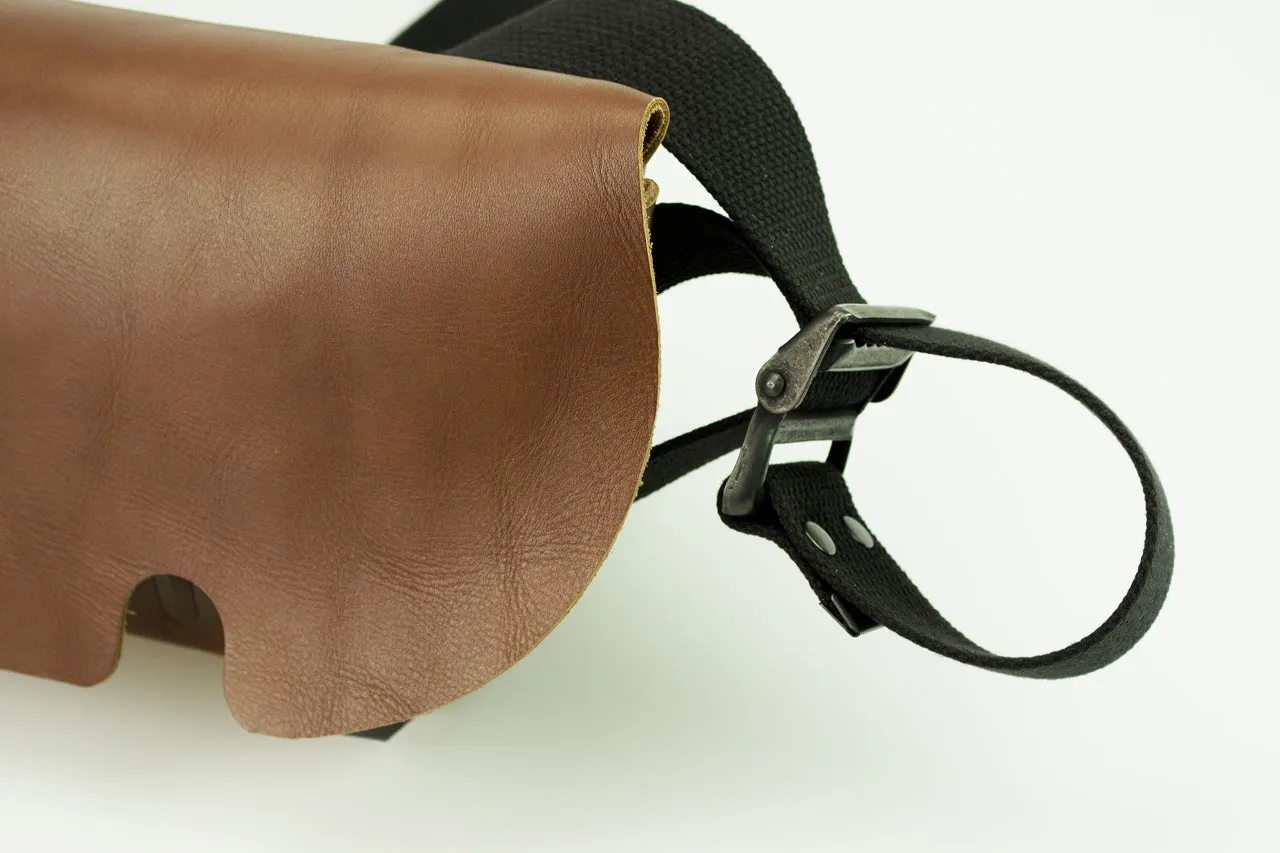 メッセンジャーバッグ (XS)/BROWN-FAS