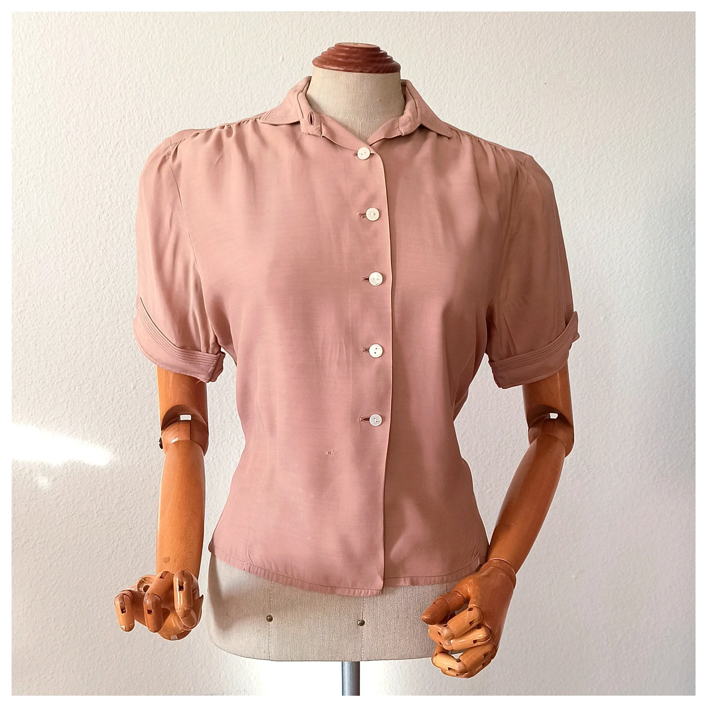 1950s - Gorgeous Tan Color Rayon Blouse - W35 (90cm)