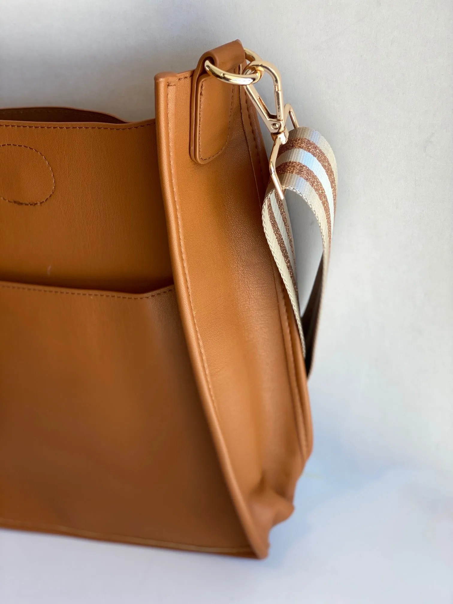 Ahdorned Large Messenger bag