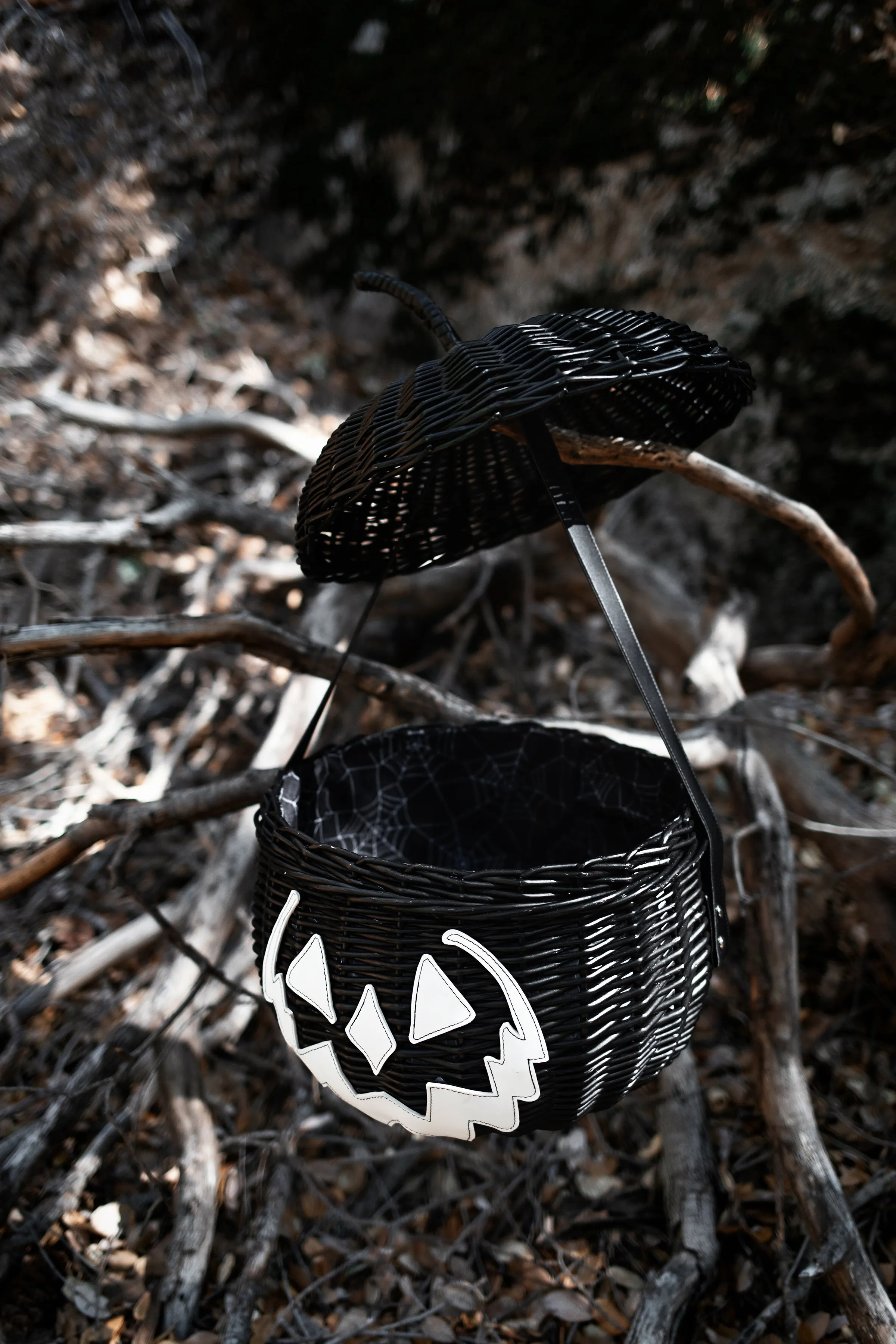 Haunted Hallows Picnic Basket (Black)