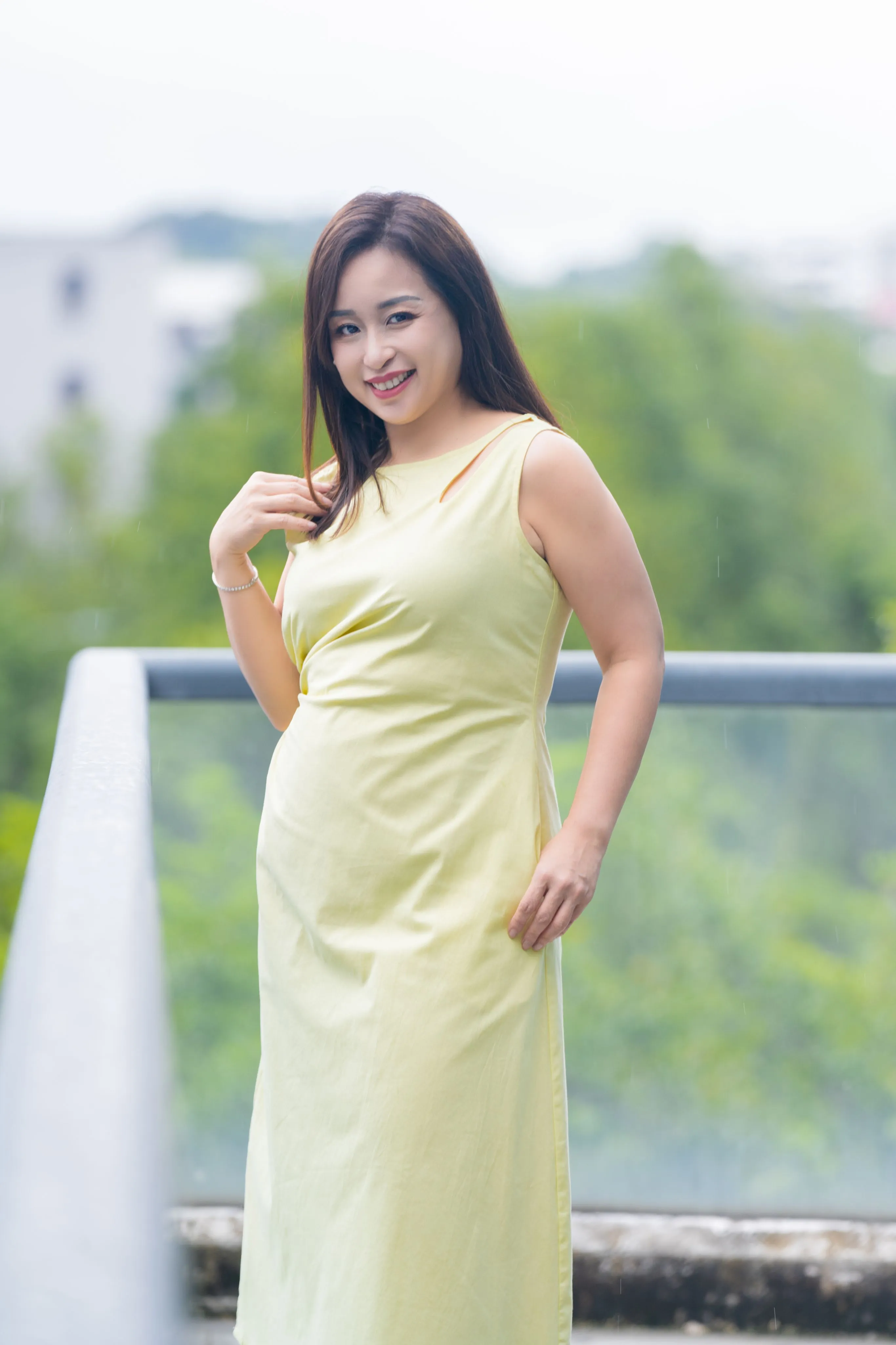 Vibrant Side Pleat Sleeveless Dress